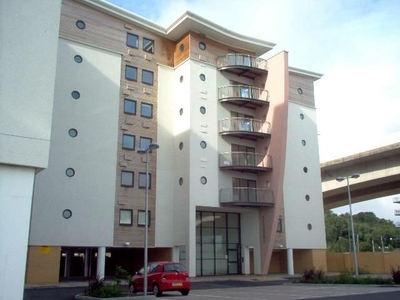 2 bedroom flat for rent in 67 Beatrix House, Victoria Wharf, Dunleavy Drive, CF11