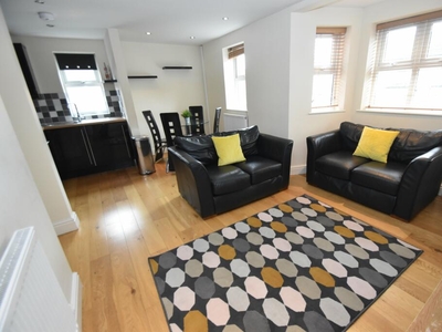 2 bedroom flat for rent in Cathays Terrace, Cathays, Cardiff, CF24