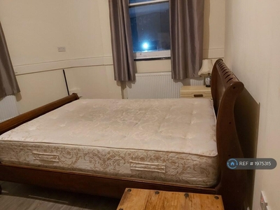 2 bedroom flat for rent in Coventry Road, Digbeth, Birmingham, B10