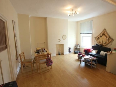 2 bedroom flat for rent in Crouch Hill, London, N4