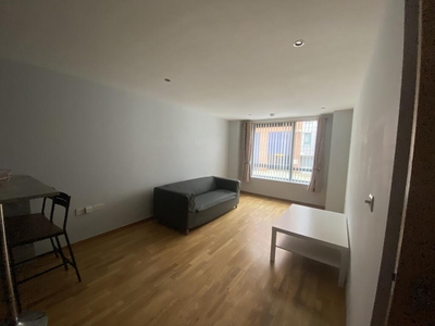 2 bedroom flat for rent in Flat 6, City Gate - Let Only 9 Oldham Street , L1