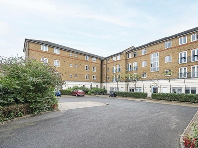 2 bedroom flat for rent in Fuller Close, E2, Bethnal Green, London, E2