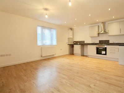 2 bedroom flat for rent in High Street, Old Fletton, Peterborough, PE2