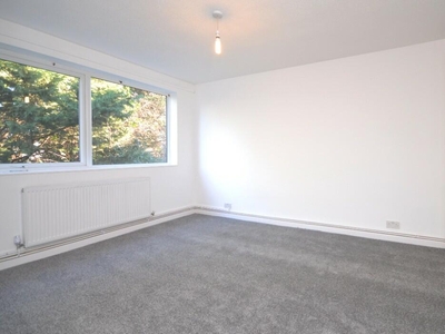 2 bedroom flat for rent in Hutton Road, Brentwood, Essex, CM15