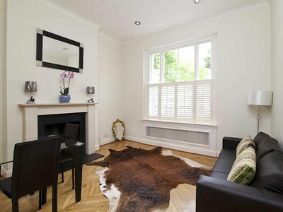 2 bedroom flat for rent in Kempsford Gardens, Earls Court, SW5