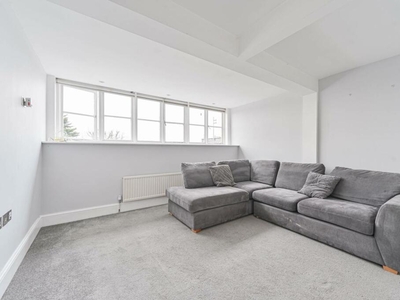 2 bedroom flat for rent in Leigham Court Road, Streatham Hill, London, SW16