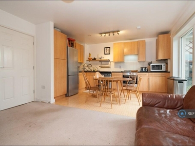 2 bedroom flat for rent in Nunhead, London, SE15
