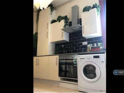 2 bedroom flat for rent in Picton Road, Liverpool, L15