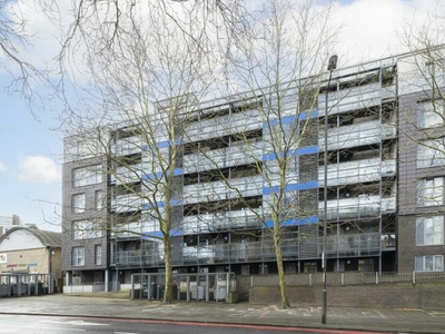 2 bedroom flat for rent in Streatham Place, Brixton, SW2