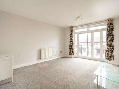 2 bedroom flat for rent in Well Street, Stratford, London, E15