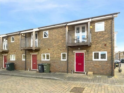 2 Bedroom House Greenhithe Kent