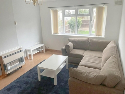 2 bedroom terraced house for rent in Blacketts Walk , Clifton , NG11