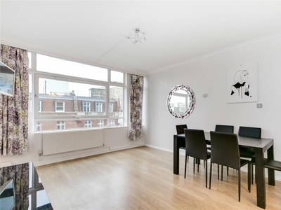 3 bedroom apartment for rent in Great Portland Street, London, W1W