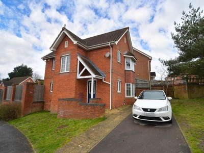 3 bedroom detached house for rent in Alder Heights, Poole, BH12