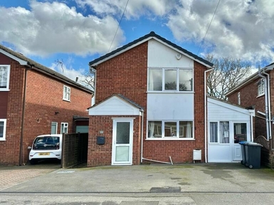 3 bedroom detached house for rent in Daneswood Road, Binley Woods, Coventry, CV3