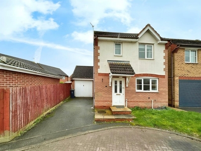 3 bedroom detached house for rent in Stanier Drive, Leicester, LE4