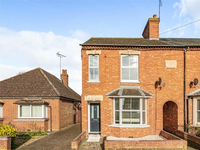 3 bedroom end of terrace house for rent in Tickford Street, Newport Pagnell, Buckinghamshire, MK16