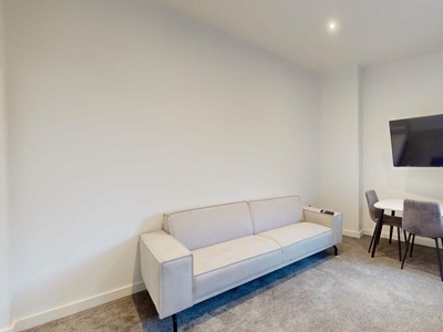 3 bedroom flat for rent in Low Pavement Street, , , NG1