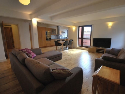 3 bedroom penthouse for rent in Dickinson Street, Manchester, M1 4LX, M1