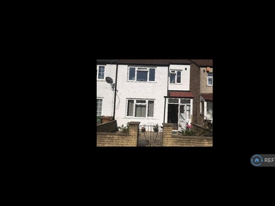 3 bedroom semi-detached house for rent in Longthornton Rd, London, SW16