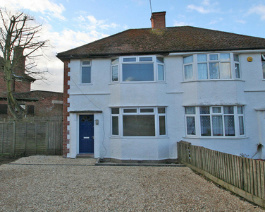 3 bedroom semi-detached house for rent in Marston, Oxford, OX3