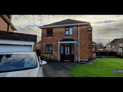 3 bedroom semi-detached house for rent in Saltersgate Drive, Birstall, Leicester, LE4