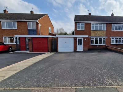 3 bedroom semi-detached house for rent in Worcester Avenue, Birstall, LE4