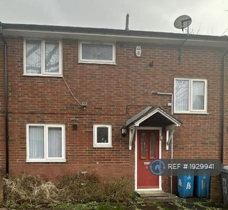 3 bedroom terraced house for rent in Faversham Street, Manchester, M40