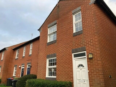 3 bedroom terraced house for rent in Priory Street, Newport Pagnell, MK16