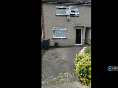 3 bedroom terraced house for rent in The Green, Chelmsford, CM1