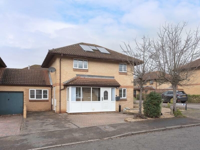 4 bedroom detached house for rent in Goodwood, Great Holm, MK8