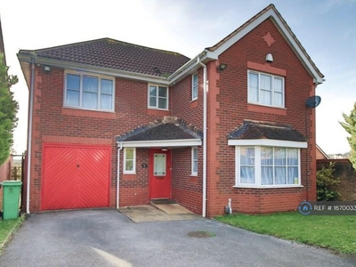 4 bedroom detached house for rent in Idencroft Close, Pontprennau, Cardiff, CF23
