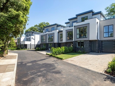 4 bedroom detached house for rent in Parkview, Parkside, Wimbledon, London, SW19