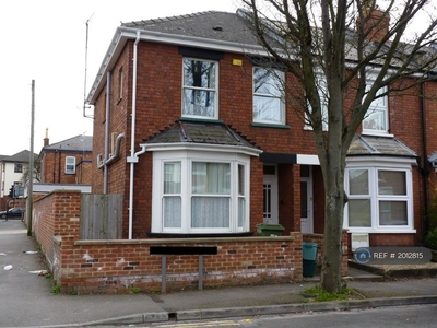 4 bedroom end of terrace house for rent in Alstone Avenue, Cheltenham, GL51