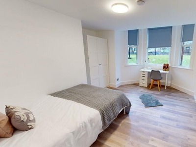 4 bedroom flat for rent in 53 Osborne Road NE2 2AH, NE2