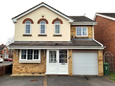 4 bedroom house for rent in Rawlings Court, Oadby, Leicester, LE2