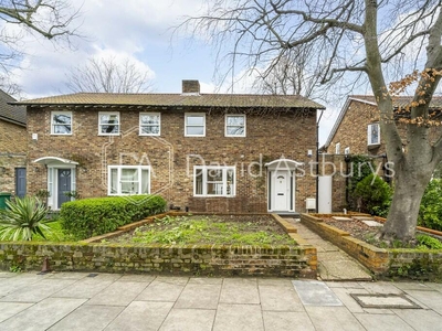 4 bedroom semi-detached house for rent in Canonbury Park North, Islington, London, N1