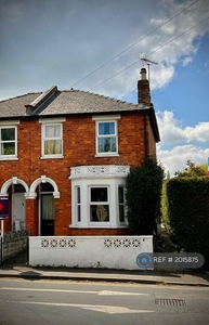 4 bedroom semi-detached house for rent in Horsefair Street, Charlton Kings, Cheltenham, GL53