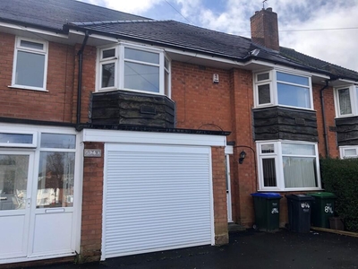 4 bedroom semi-detached house for rent in Walsall Road, Great Barr, Birmingham, B42