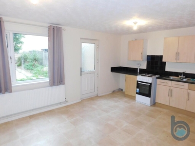 4 bedroom terraced house for rent in Medworth, Peterborough, Cambridgeshire, PE2