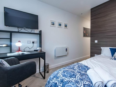 6 bedroom flat for rent in Broadgate, Nottingham, , NG9