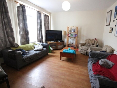 6 bedroom terraced house for rent in Cwmdare Street, Cathays, CF24