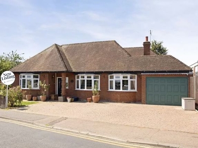 Bungalow for sale in The Green, Theydon Bois CM16
