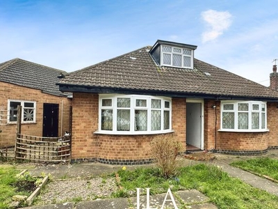 Bungalow to rent in Elizabeth Drive, Oadby, Leicester LE2