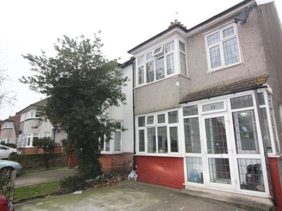 Detached house to rent in Avenue Road, Bexleyheath, Kent DA7