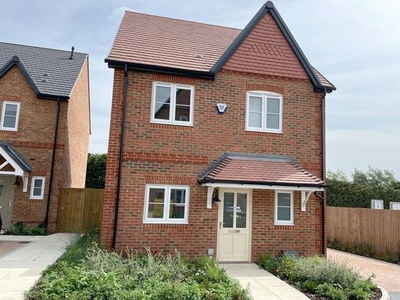 Detached house to rent in Bluebell Way, Bracknell RG42