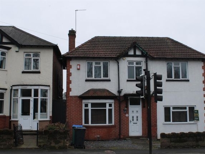 Detached house to rent in Heath Lane, West Bromwich B71