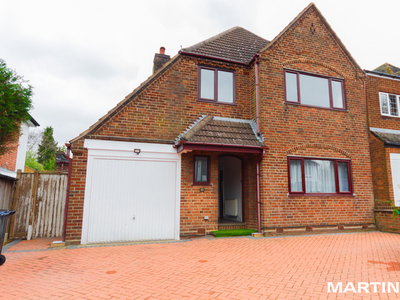 Detached house to rent in Manor Road North, Edgbaston B16