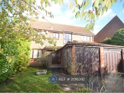 Detached house to rent in Primrose Lane, Croydon CR0