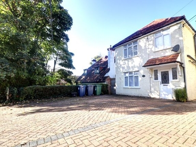 Detached house to rent in Totteridge Road, High Wycombe, Buckinghamshire HP13